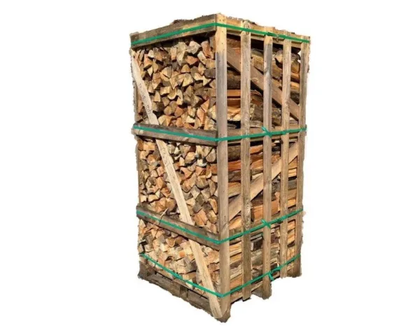 Caisse palette de bûches résineuses cerclée de vert, vue de trois quarts — bois de chauffage pin épicéa 20-25 cm, 2 stères